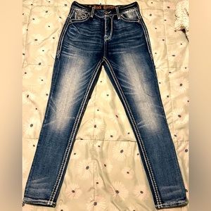 Rock Revival Women  Ferry 27  Ultra High Rise Curvey Ankle Skinny